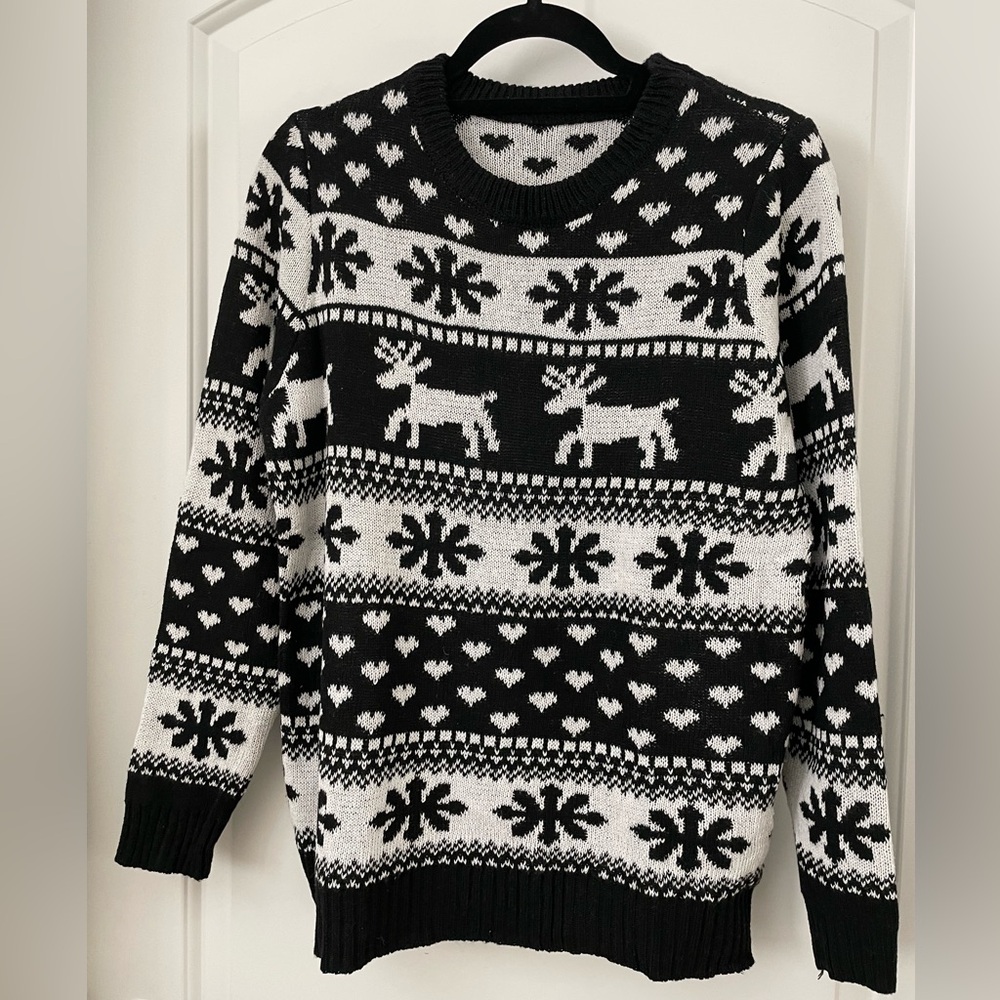 Winter Print Sweater Moose, Snowflakes & Hearts